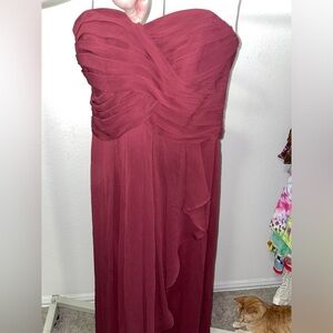 David’s bridal bridesmaid dress never worn size 14 maroon